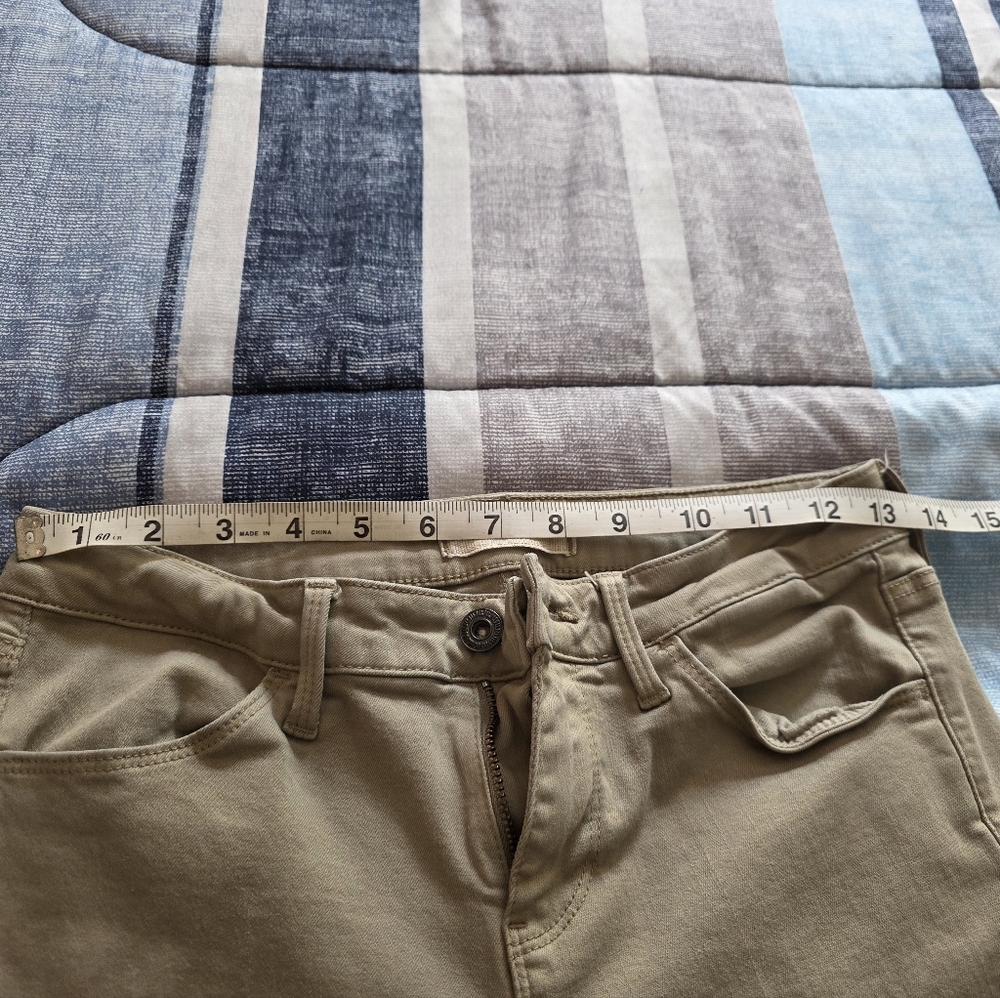 Uniqlo Jeans. Tan 25/33